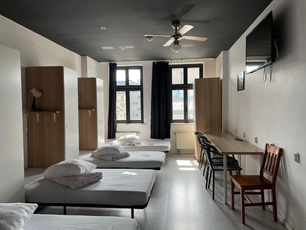 Hostel Kamienica Rynek 7 كاتوفيتسه المظهر الخارجي الصورة