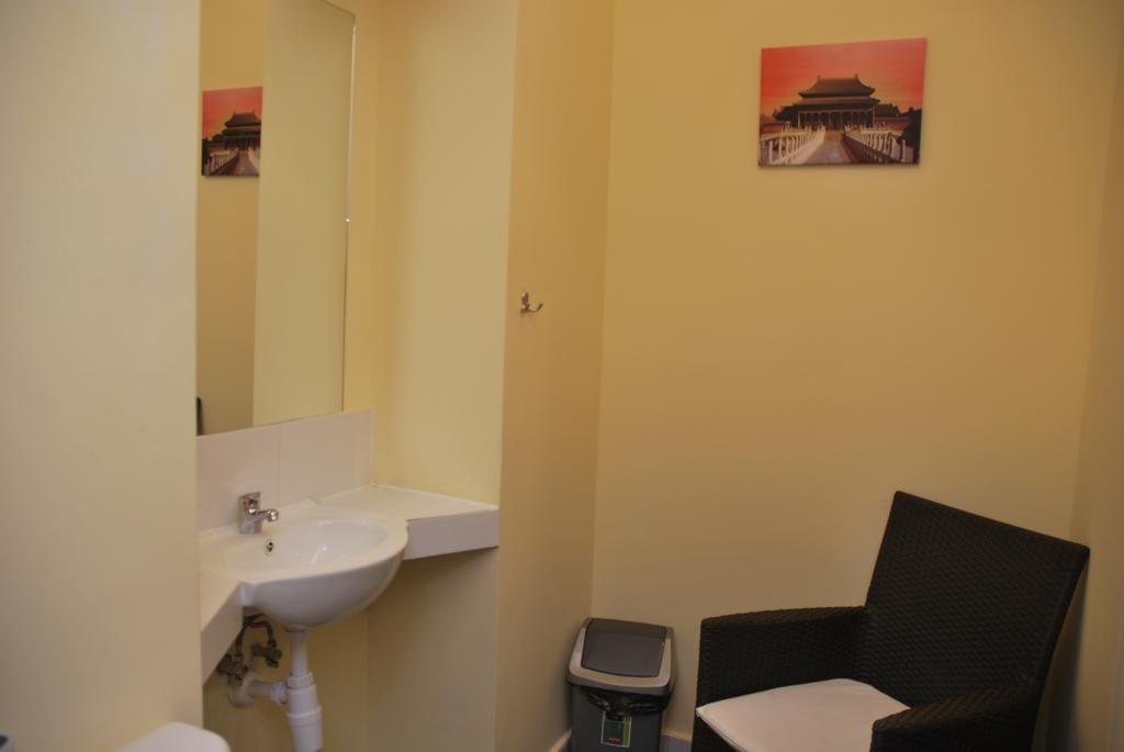 Hostel Kamienica Rynek 7 كاتوفيتسه الغرفة الصورة