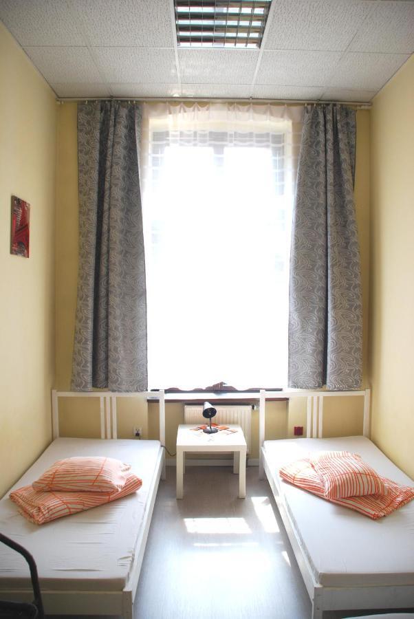 Hostel Kamienica Rynek 7 كاتوفيتسه المظهر الخارجي الصورة