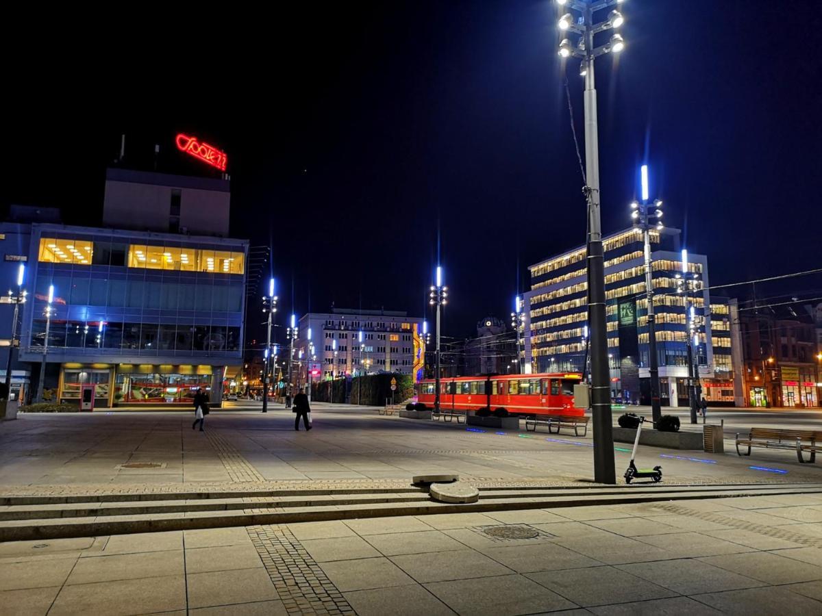 Hostel Kamienica Rynek 7 كاتوفيتسه المظهر الخارجي الصورة