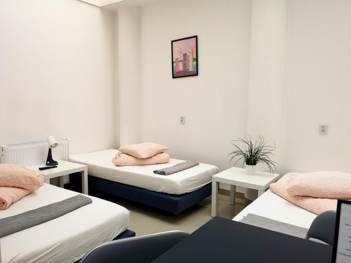 Hostel Kamienica Rynek 7 كاتوفيتسه المظهر الخارجي الصورة