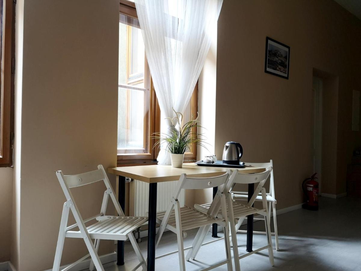 Hostel Kamienica Rynek 7 كاتوفيتسه المظهر الخارجي الصورة